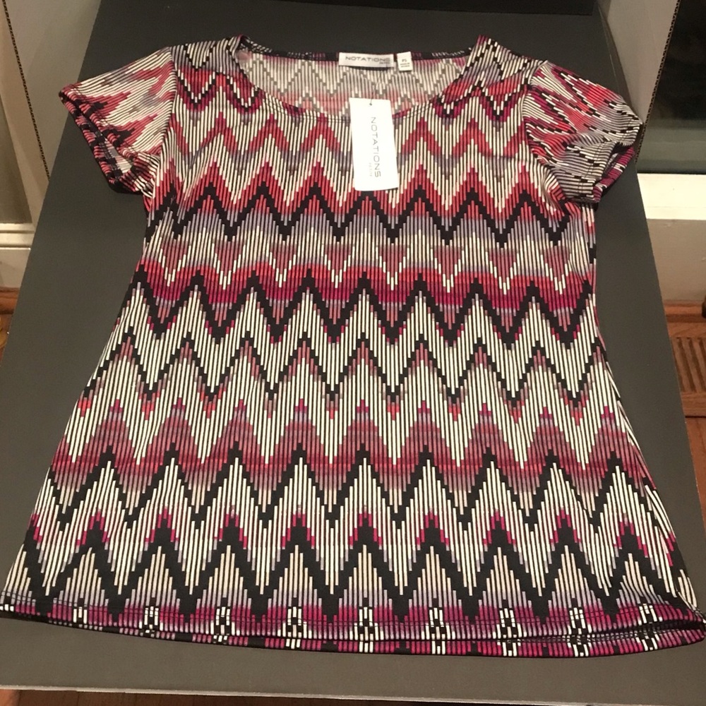 Notations Chevron Patterned Short Sleeved Blouse